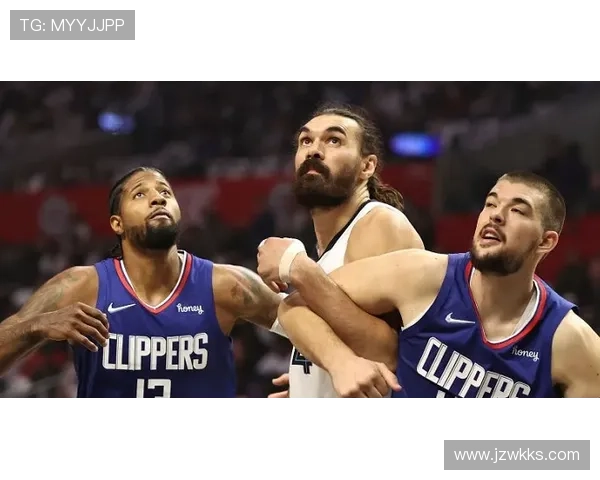 快船输给雷霆 3人表现亮眼 2人低迷